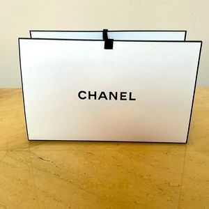 CHANEL gift bag